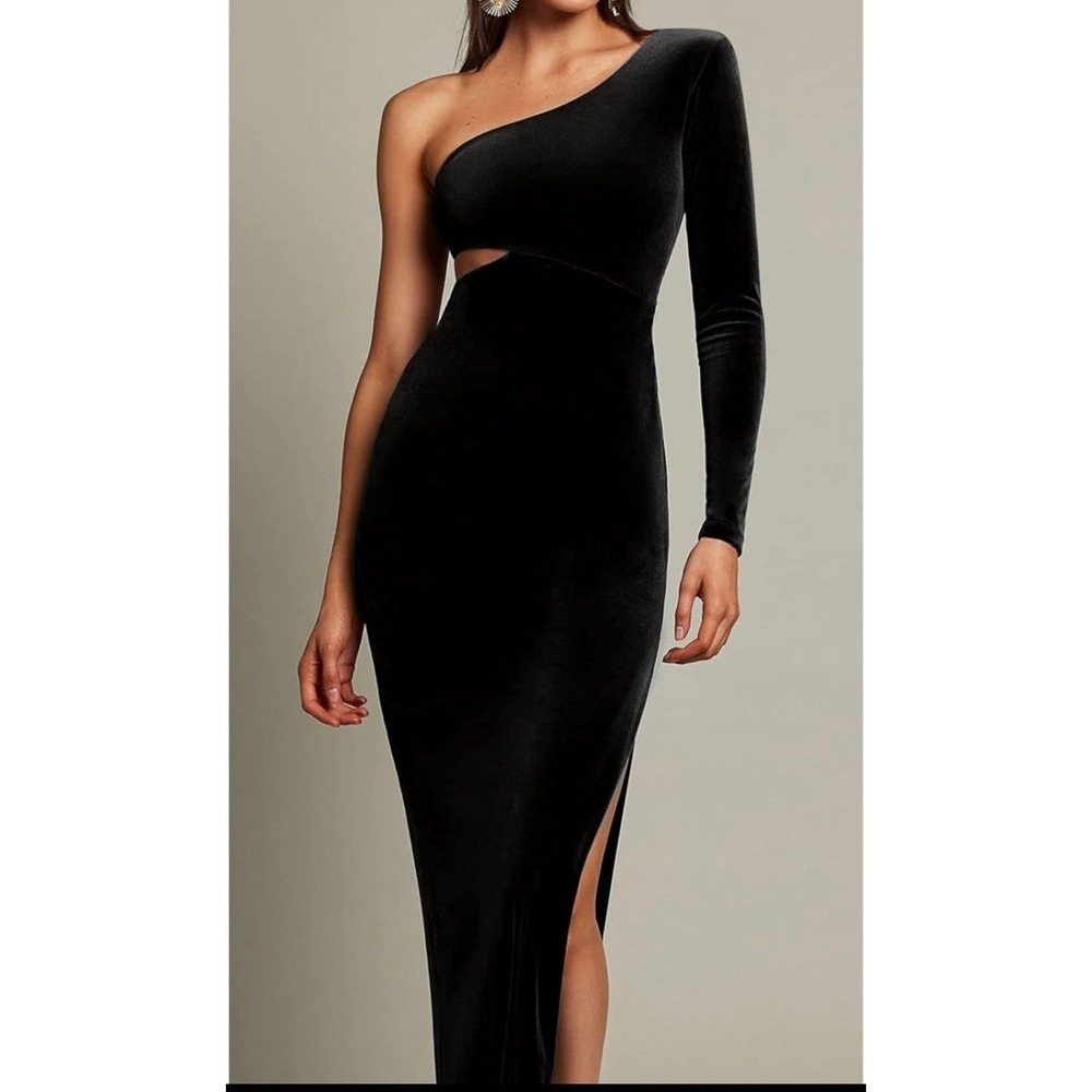L'VOW Fitted‎ One Shoulder Long Sleeve Cut Out Bodycon Maxi Slit Velvet Dress